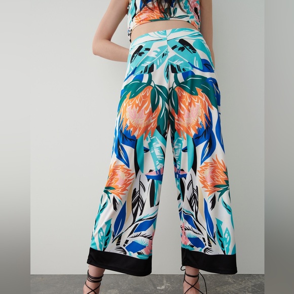 ZARA Floral/Tropical Printed Pants - Picture 1 of 6